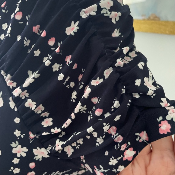 Tommy Hilfiger/NWOT Women's Short Sleeve Blouse Sz S - Picture 4 of 6